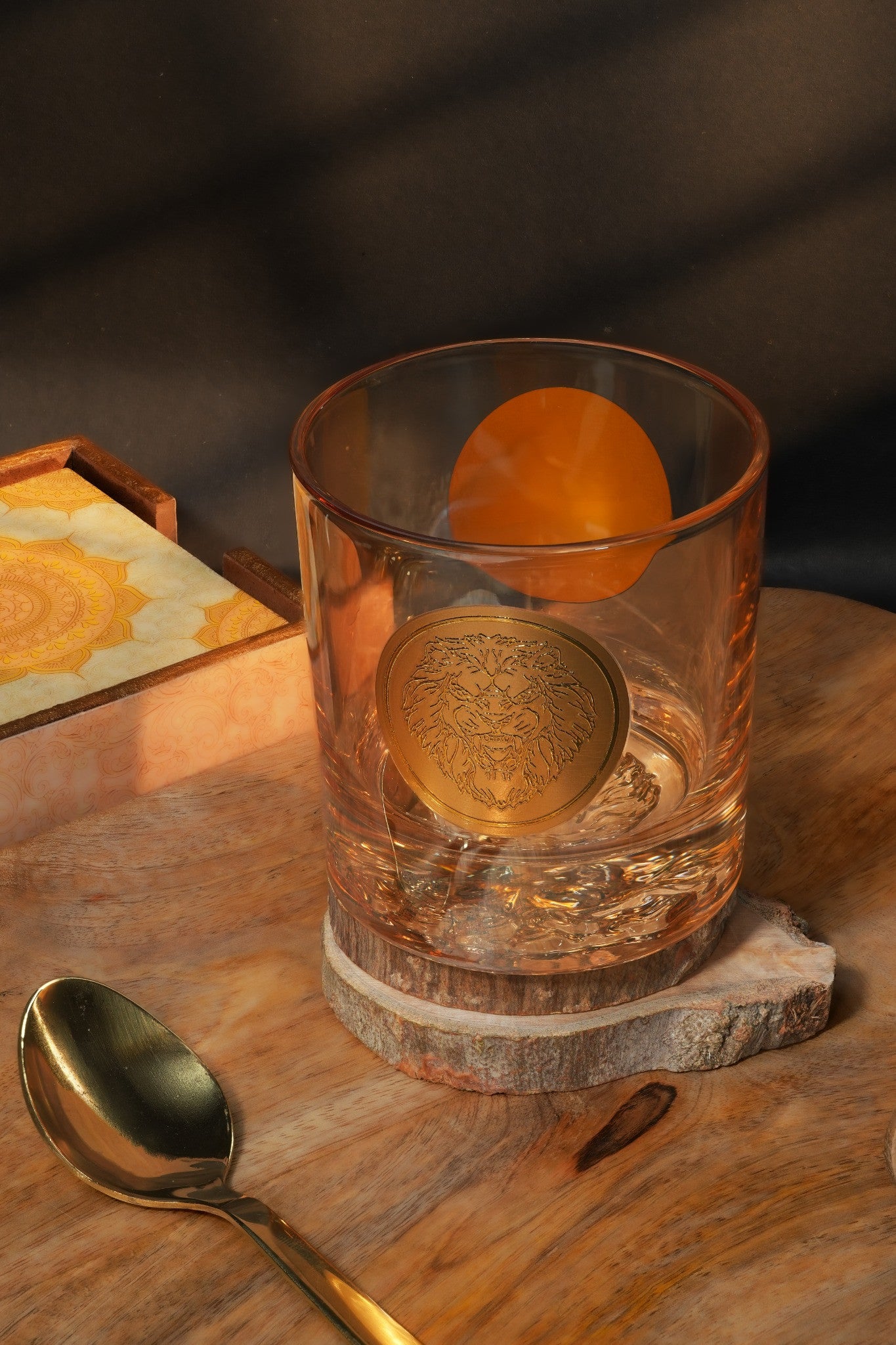 Luxury Gold Detailed Whiskey Glass Set with Embossed Lion & Tiger – Set of 6